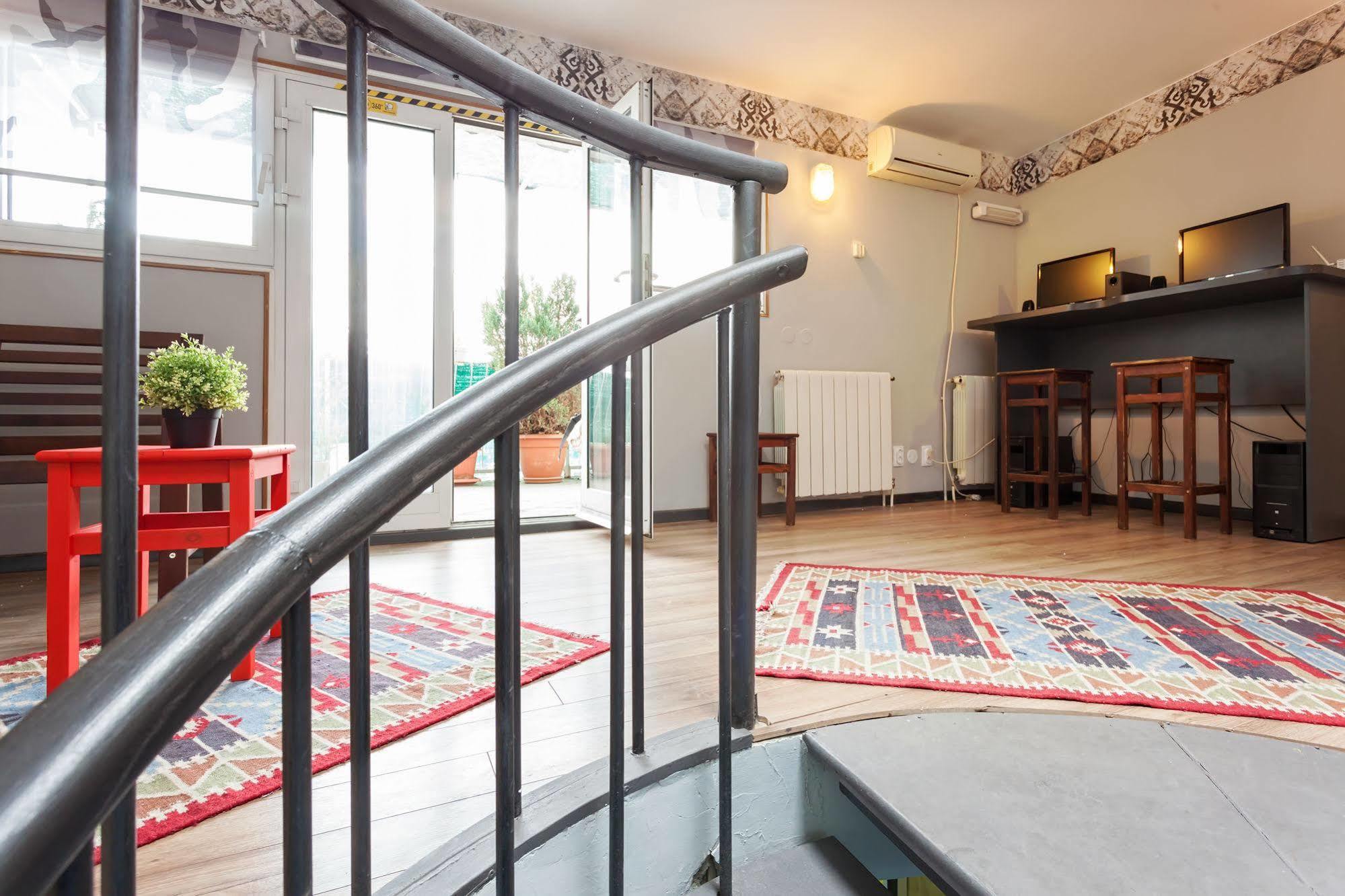 Hostel Bed&Coffee 360° Beograd Ngoại thất bức ảnh